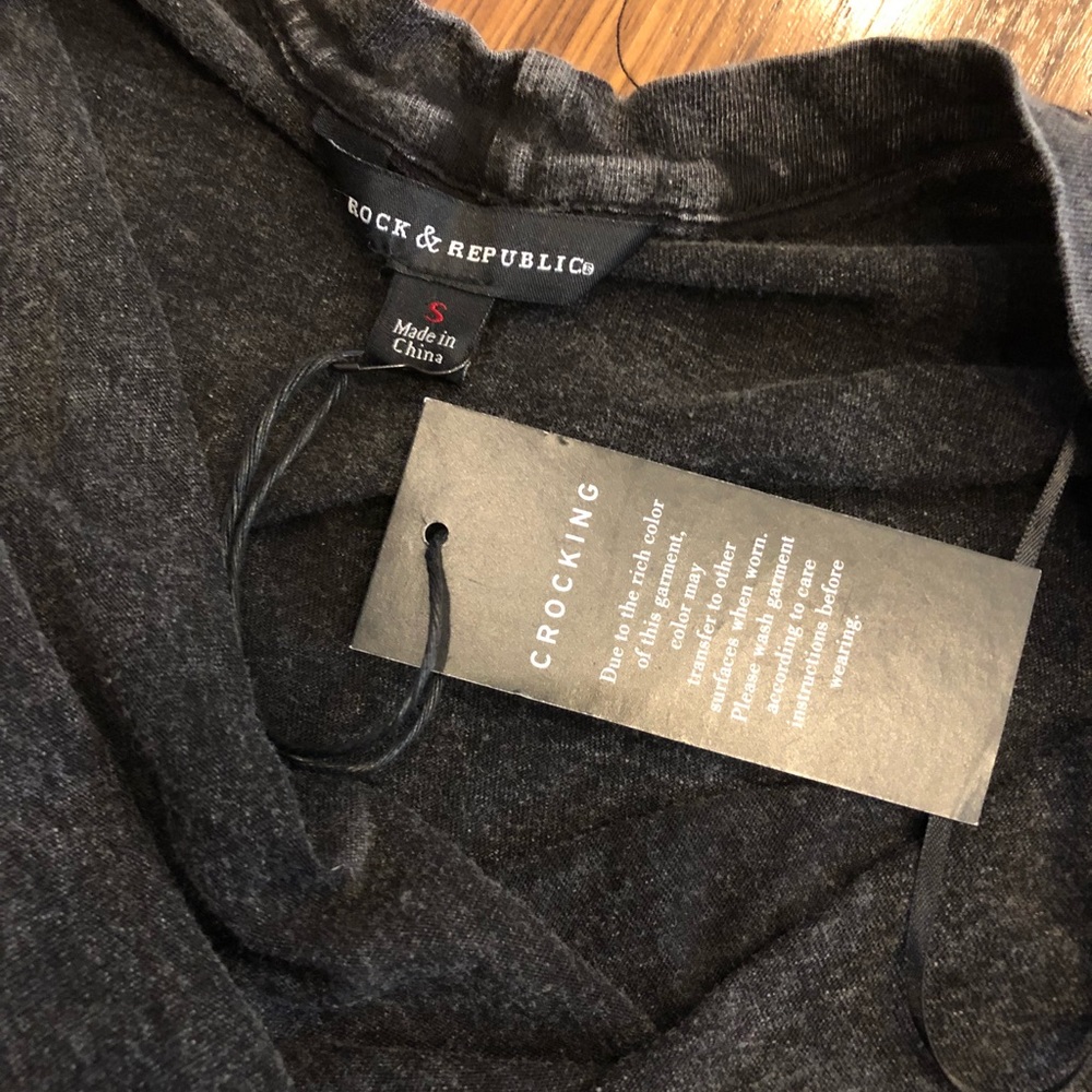 NWT ROCK & REPUBLIC SLEEVELESS TOP - Picture 5 of 5